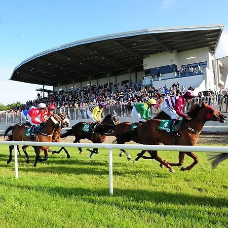 Southern & Leisure Centre 4*
