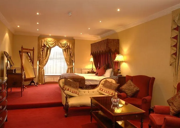 Отель Southern & Leisure Centre 4*