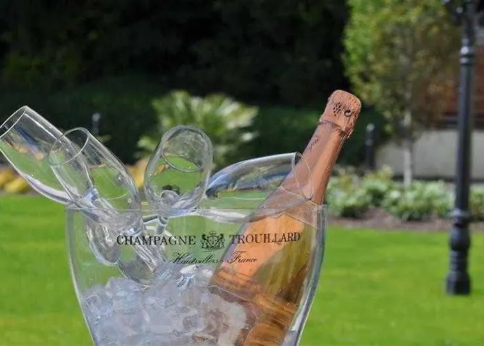 Отель Southern & Leisure Centre Слайго